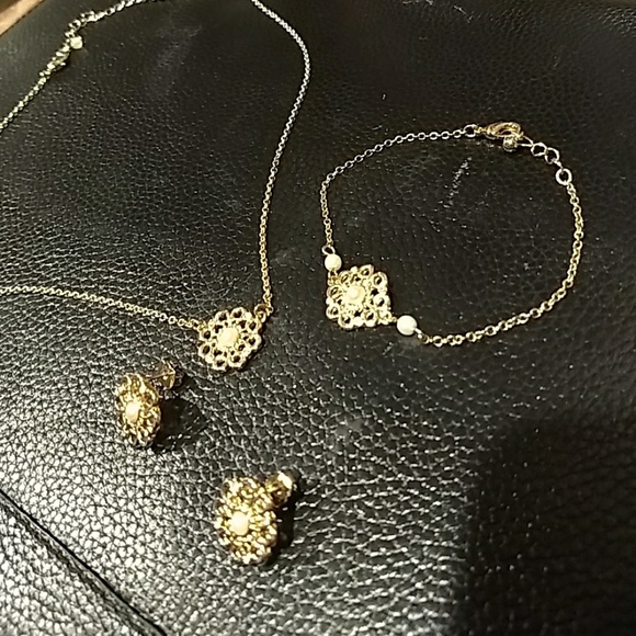 NEW🎁Avon Belle and Blush Filigree 3 Gift set - Picture 5 of 5